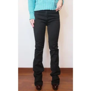 Jeans scuro a zampa!