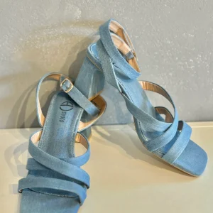 Sandali jeans con tacco