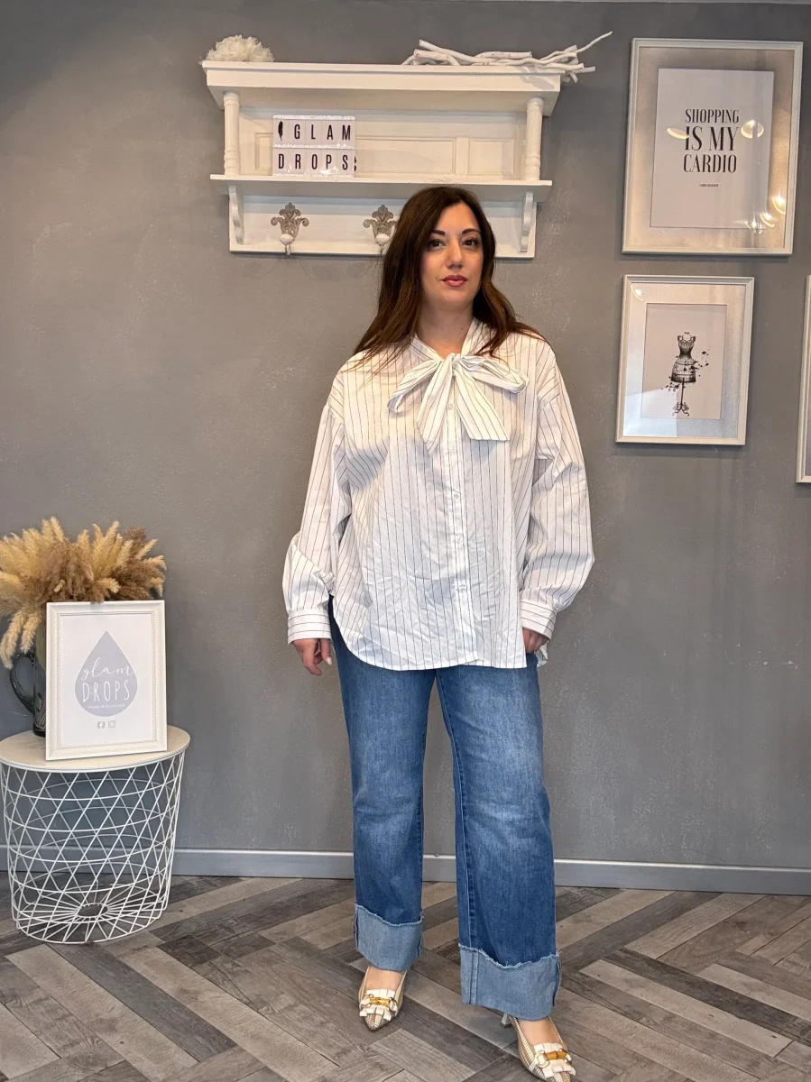 Camicia bianca a righe nere con fiocco - immagine 4