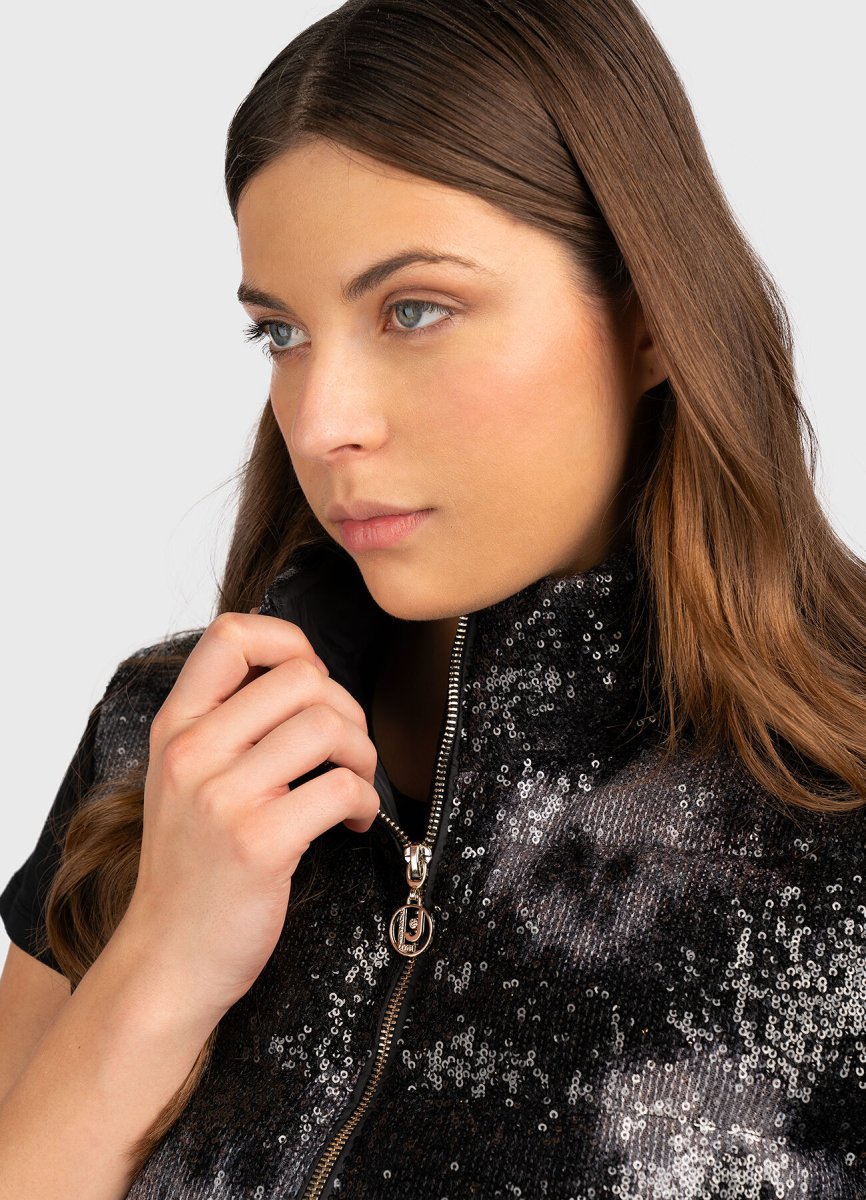 Gilet imbottito con paillettes applicate - immagine 6