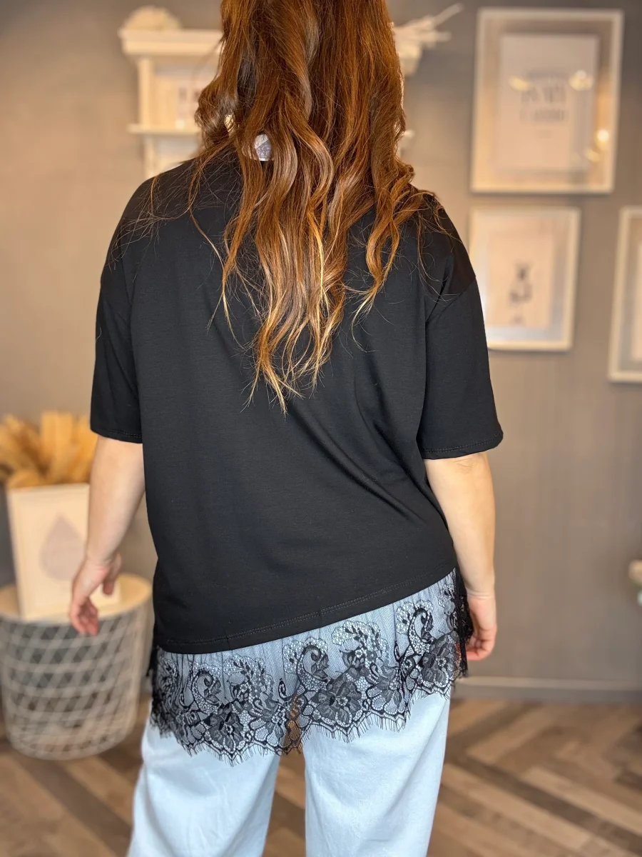 T-shirt nera over con pizzo - immagine 9