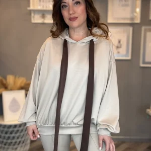 Felpa con cappuccio e nastri a contrasto