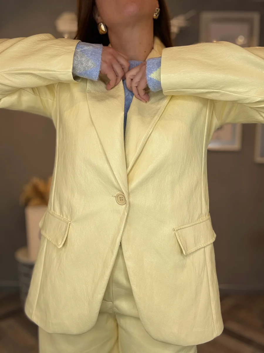 Blazer ecopelle giallo pastello - immagine 9