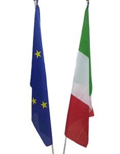 Bandiera Italia e Europa con base a 2 aste