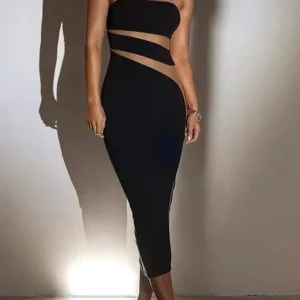 Abito Nero Cut-Out Asimmetrico