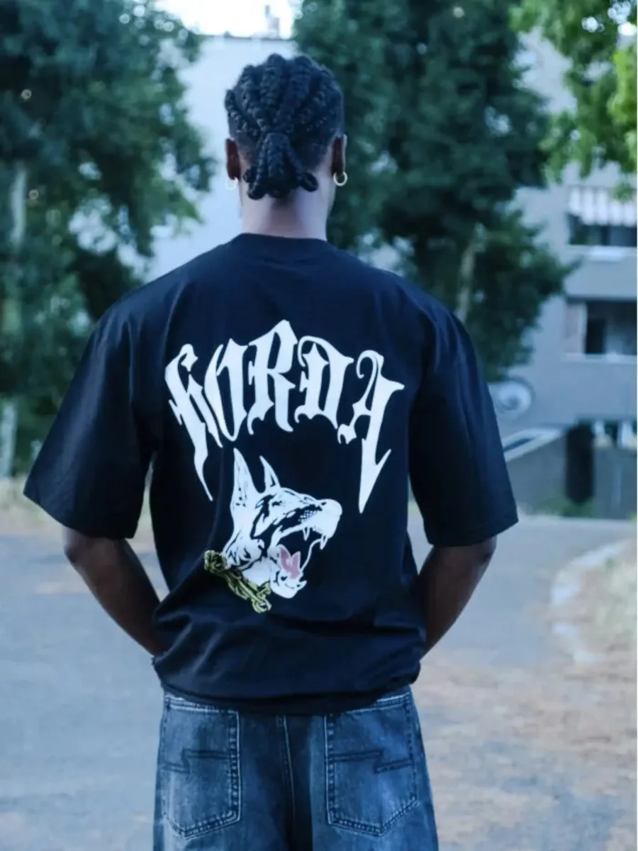 T-shirt Boxy Fit Nera 100% cotone Gotic Dog - immagine 4